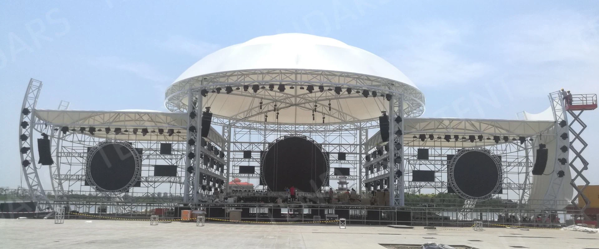 tensile fabric structure